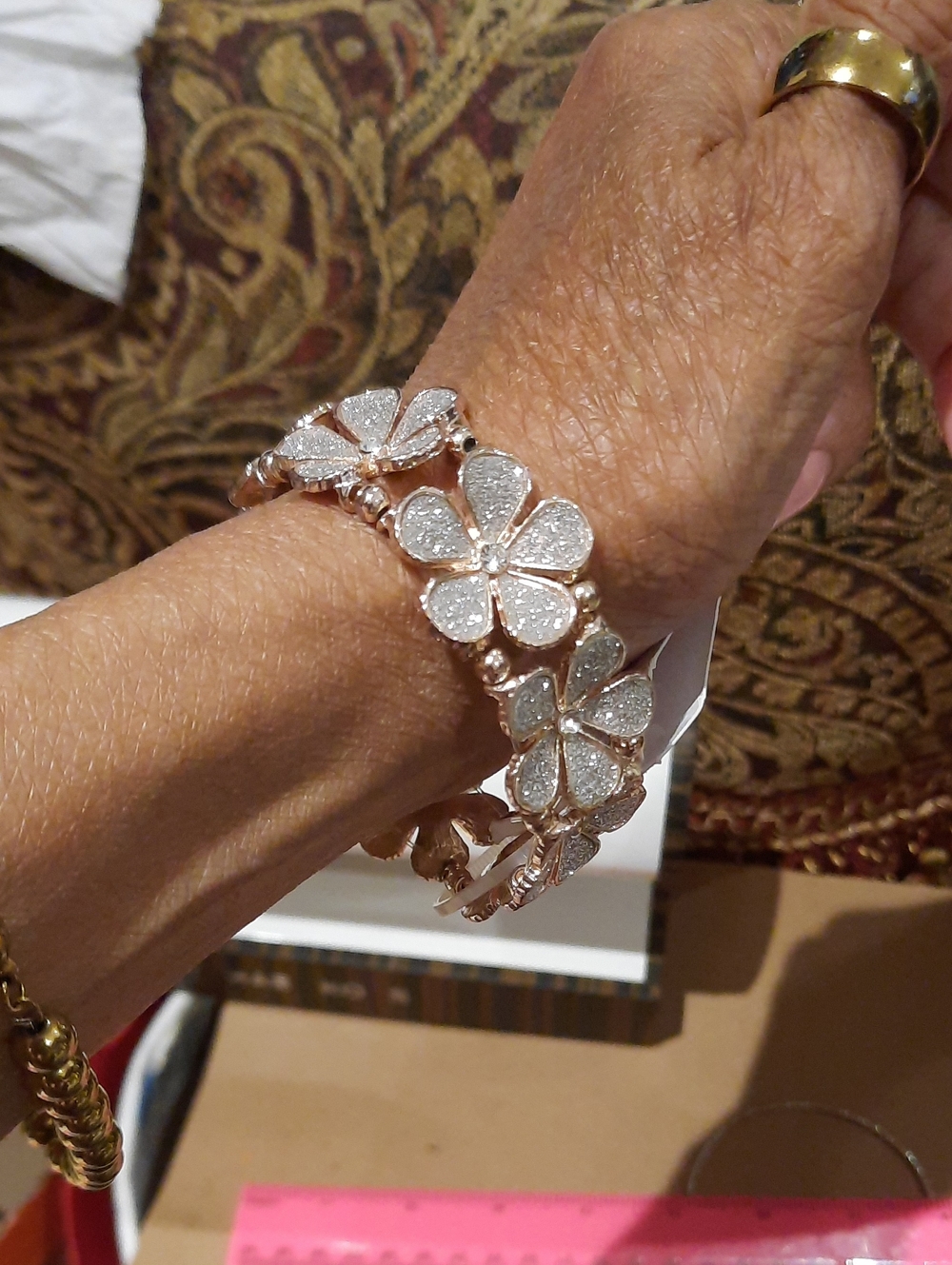 NWT Glam Elegant Yellow Gold Floral Pave Crystal Stretch Bracelet Women Jewelry